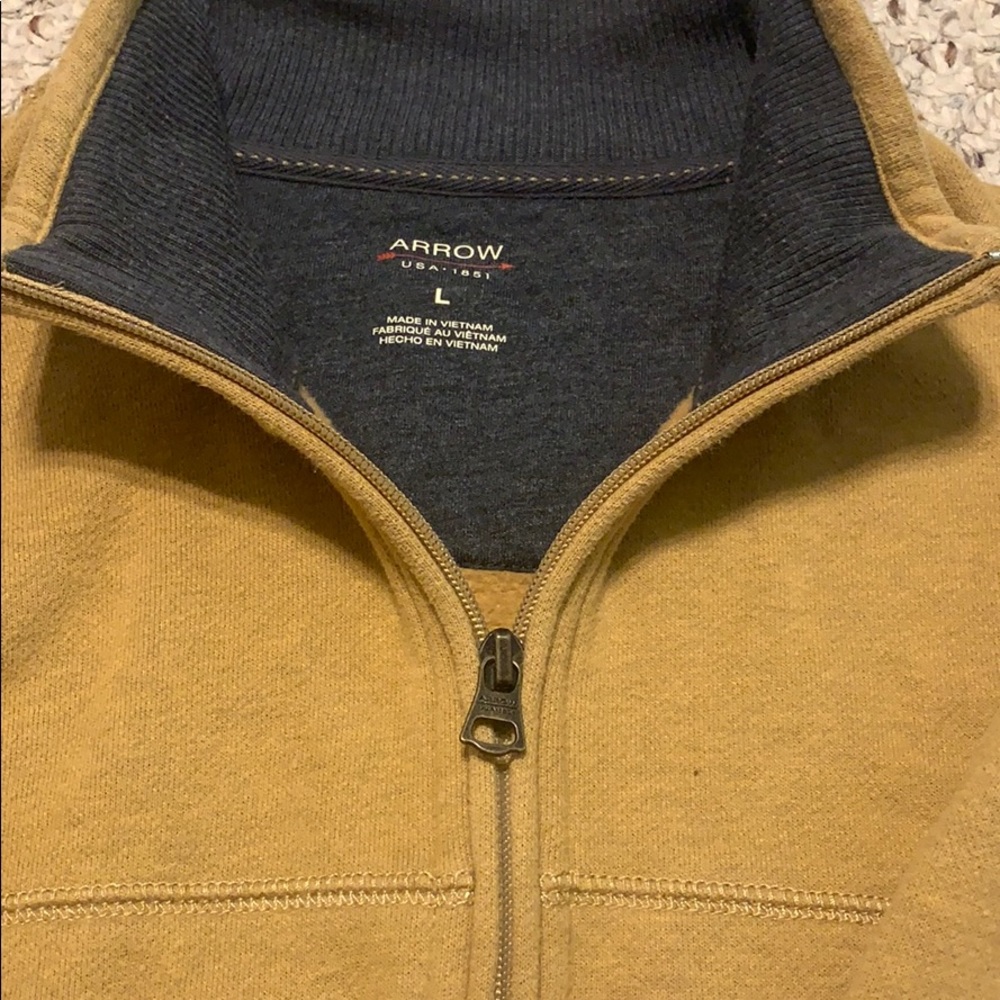 Arrow Pullover